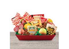 Satisfy your cravings with our gourmet food and wine pairing basket